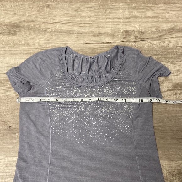 Lululemon Run Wild Short Sleeves Tech Tee Reflective Ruffle Details - Picture 5 of 12